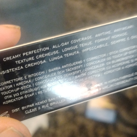 3/$20 NIB Marc Jacobs Accomplice concealer & touch-up stick - Picture 4 of 5